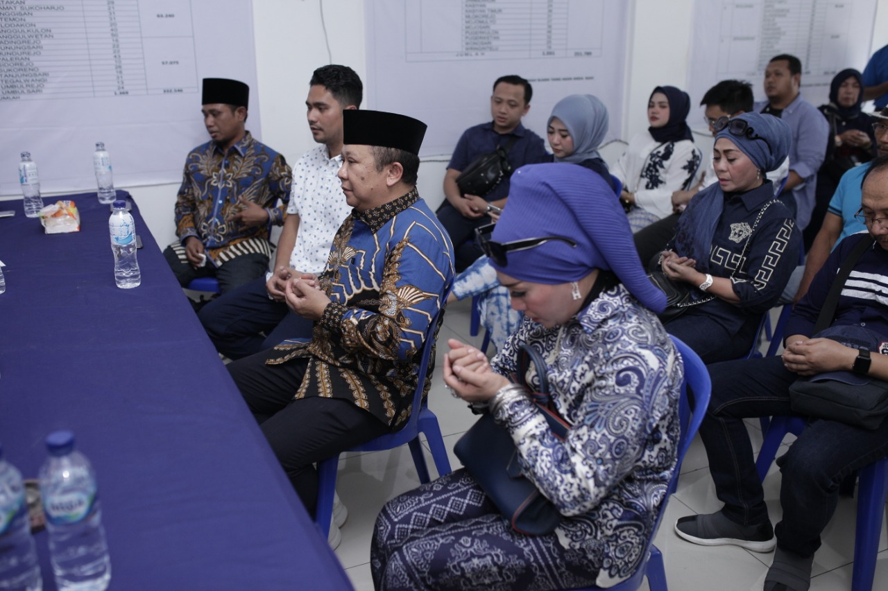 H Hendy Siswanto Mengembalikan Formulir ke DPD Partai Nasdem